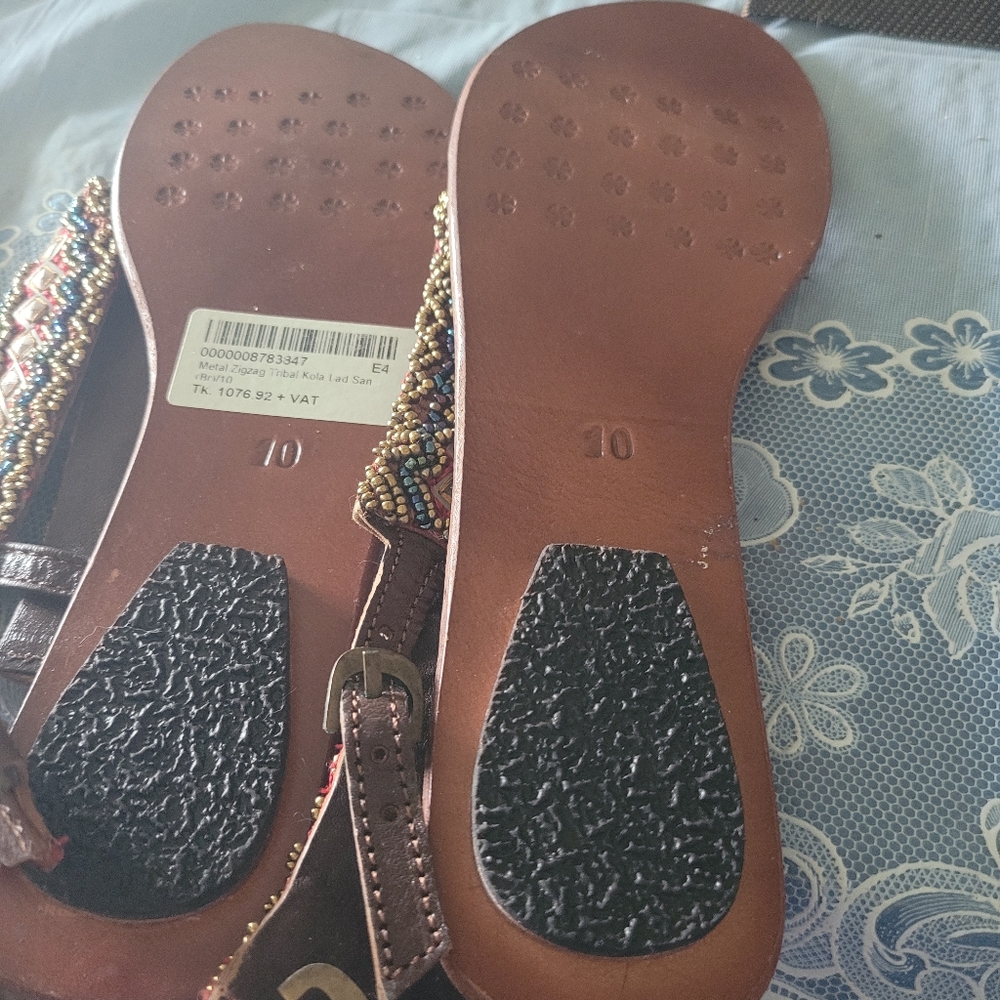 Slipper - Picture 2 of 3